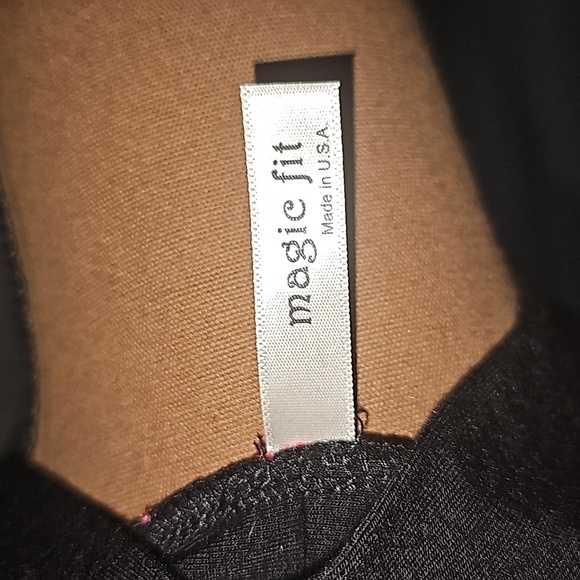 MAGIC FIT - Long black cardigan size medium - Picture 5 of 5